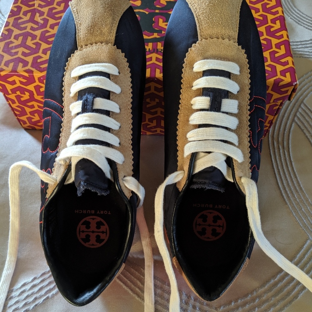Tory Burch Shaun Sneaker - Picture 5 of 5